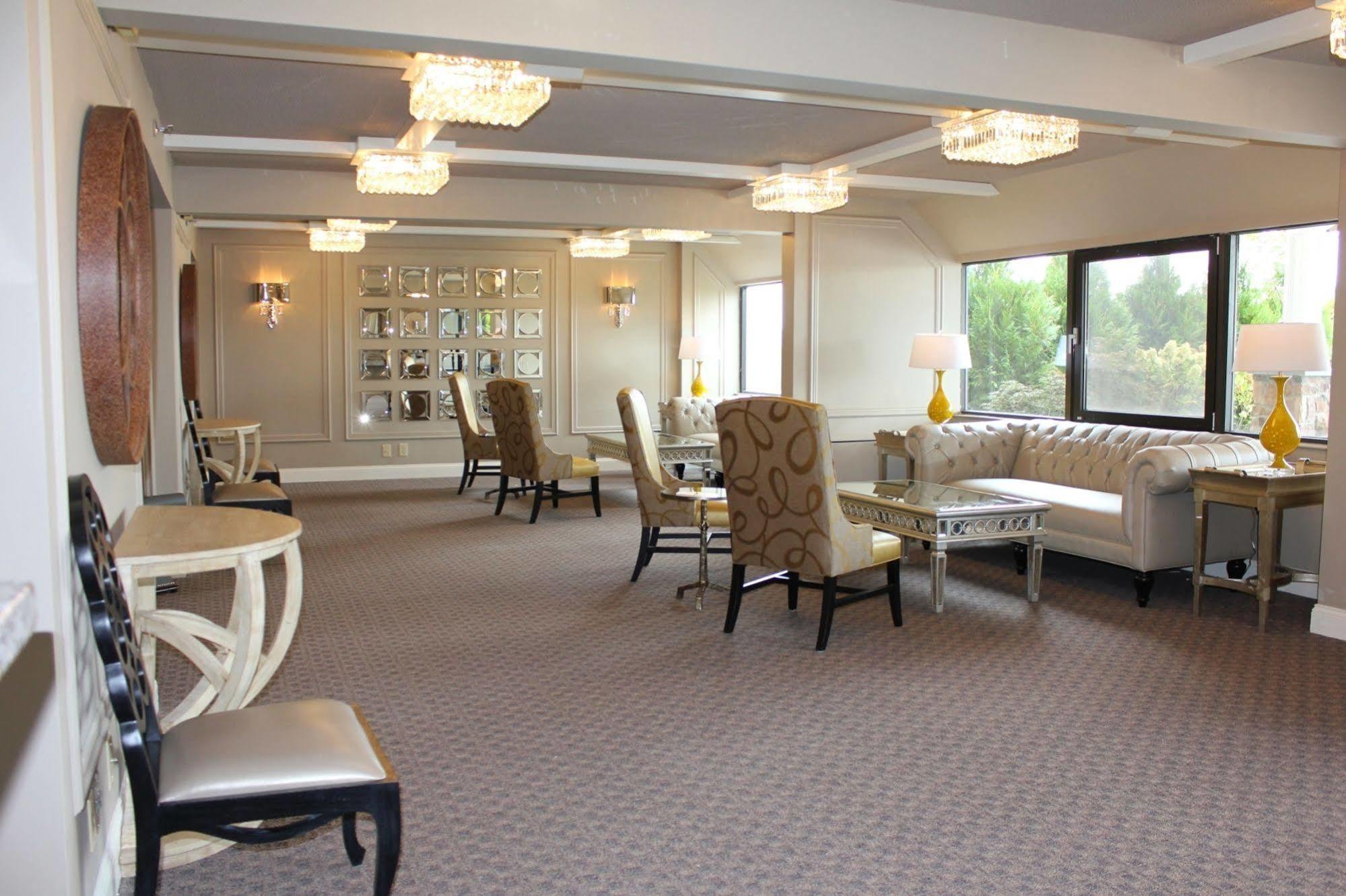 מלון Doubletree By Hilton פוקיפסי מראה חיצוני תמונה